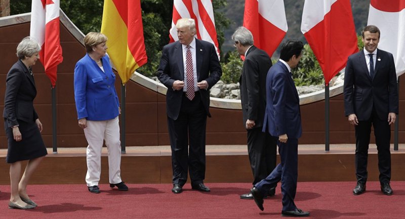 Απίστευτη επιγραφή έξω από μπαρ στην Ευρώπη - Τι λέει για τους Αμερικάνους (Photo) - Media