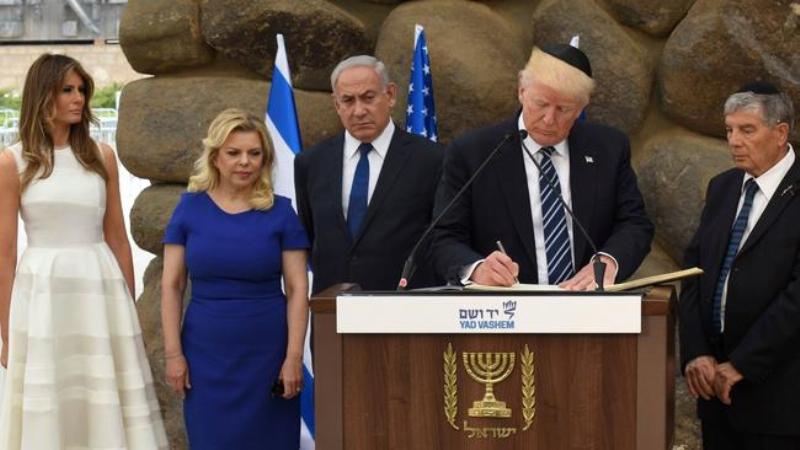 Νέα τεράστια γκάφα του Τραμπ - Δείτε τι έκανε στο Μουσείο του Ολοκαυτώματος στο Ισραήλ (Photo) - Media