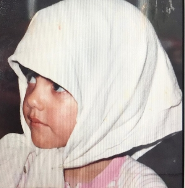 Ποια πασίγνωστη ηθοποιός είναι το κοριτσάκι της φωτογραφίας;  - Media