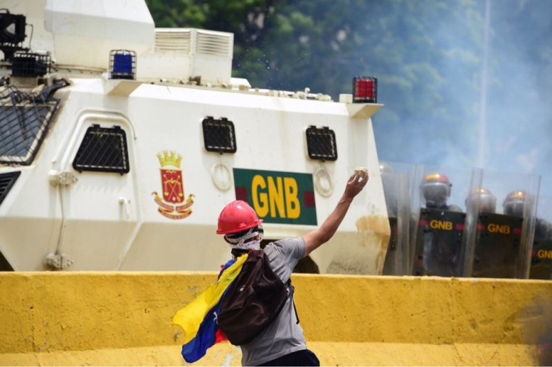 Βενεζουέλα: Βαθαίνει η κρίση και ο Μαδούρο ατάραχος χορεύει (Photos - Video) - Media