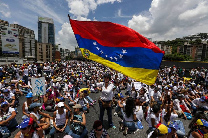 Βενεζουέλα: Άγνωστοι πυροβόλησαν σε πλήθος σκοτώνοντας μια γυναίκα - Media