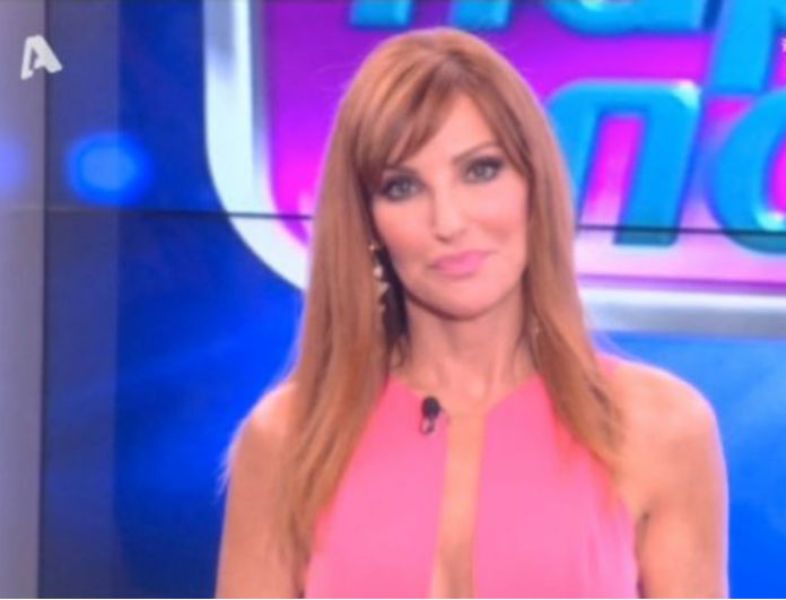 Ατύχημα για τη Βίκυ Χατζηβασιλείου: Αναβάλλονται τα γυρίσματα του «Πάμε Πακέτο»  - Media