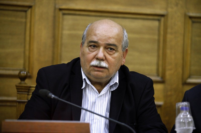 Επικοινωνία Βούτση με Δελή - Αποδοκιμασία για τη δράση των ΜΑΤ - Media