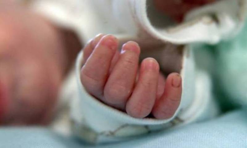 Κρήτη: Γέννησε μόνη και της έπεσε το μωρό στην τουαλέτα - Media