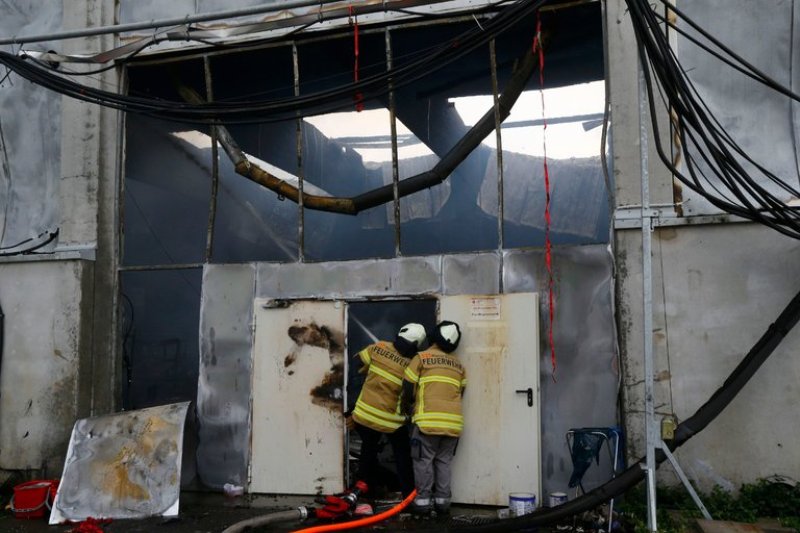 Γερμανία: Δεκάδες τραυματίες από φωτιά που ξέσπασε σε κέντρο προσφύγων - Media