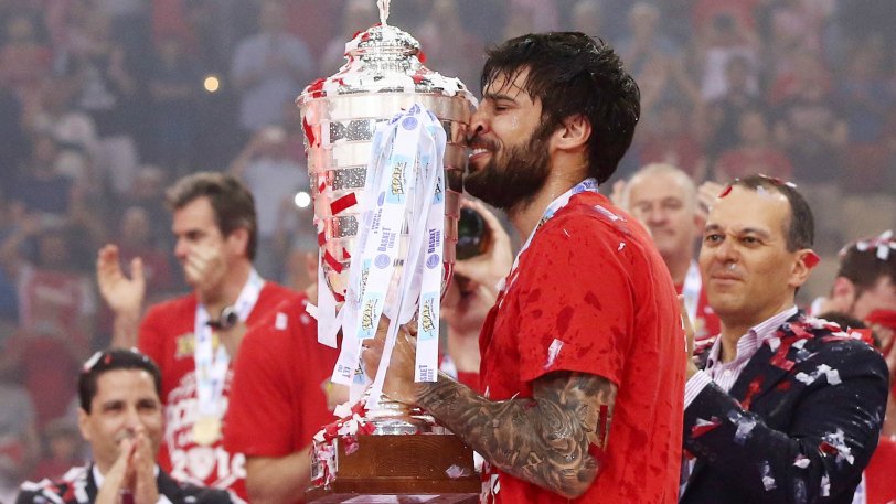 Υπέγραψε για 3 χρόνια στον Ολυμπιακό κι έβαλε τα κλάματα ο Πρίντεζης - Media