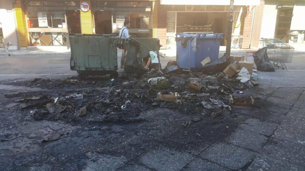 Σκουπίδια στη Λάρισα: Η φωτιά και οι ψεκασμοί για μολύνσεις (Photos) - Media