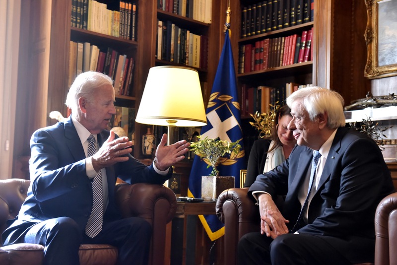 Συνάντηση Παυλόπουλου-Μπάιντεν: Οι ΗΠΑ έχουν πίστη στους Έλληνες - Media