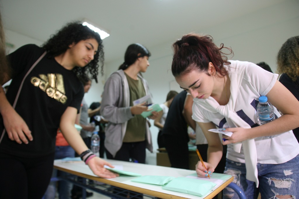 Τέλος οι «κοπάνες»: Θα στέλνουν στους γονείς sms με τις απουσίες των μαθητών - Media