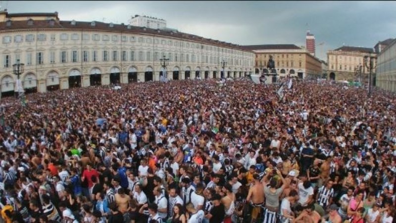Περισσότεροι από 1.500 άνθρωποι ποδοπατήθηκαν στο Τορίνο - 8 σε σοβαρή κατάσταση (Photos-Videos) - Media
