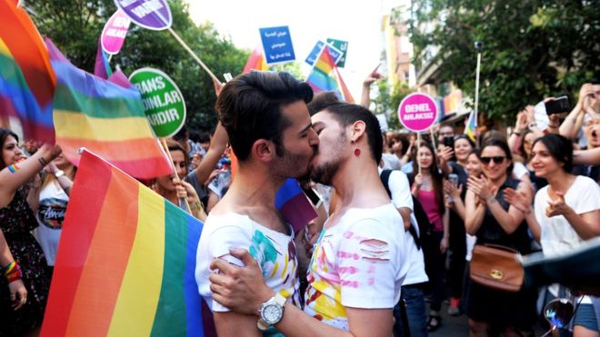 Τουρκία: Απαγορεύτηκε το αυριανό Gay Pride στην Κωνσταντινούπολη - Media