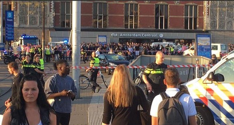 Άμστερνταμ: Αυτοκίνητο που οδηγούσε... έξαλλος άνδρας έπεσε πάνω σε πεζούς- 8 τραυματίες - Media