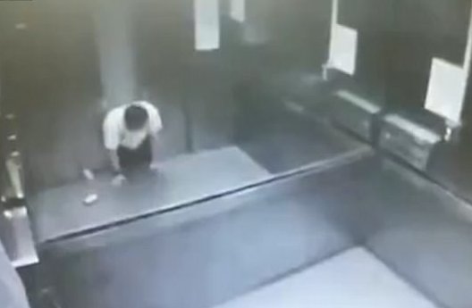 Φριχτός  θάνατος: Παγιδεύτηκε σε ασανσέρ - Οι τραγικές τελευταίες του στιγμές (Σκληρές Εικόνες) - Media