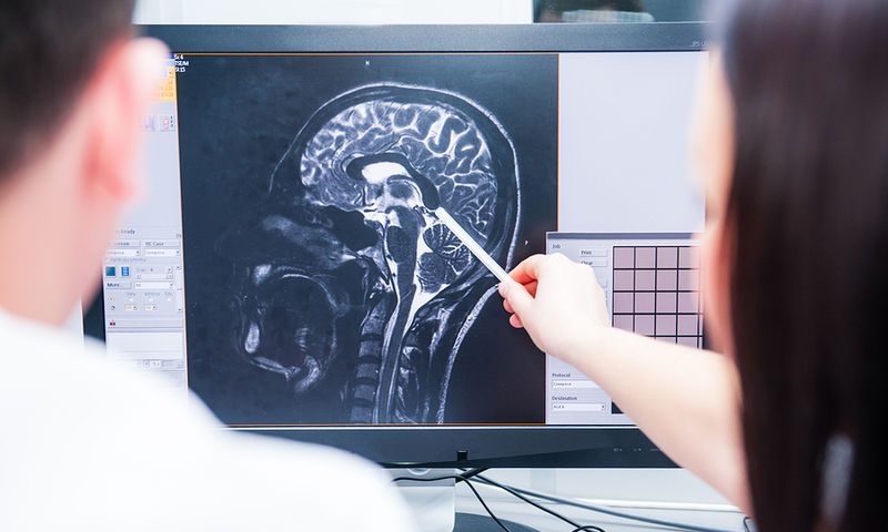 Όγκος στο κεφάλι: Δείτε ποια είναι τα ένοχα συμπτώματα - Media