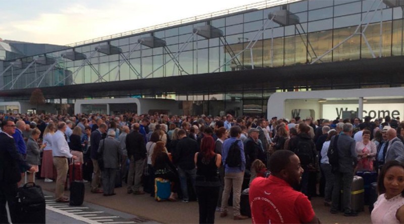 Αναστάτωση στις Βρυξέλλες: Παρέλυσε το αεροδρόμιο λόγω διακοπής ρεύματος (Photos) - Media
