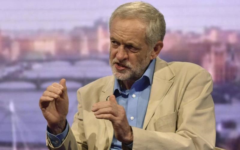 Κόρμπιν προς Μέι: Παραιτήσου, διέλυσες τη αστυνομία! - Media