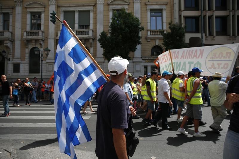 Πλήθος παροχών στους υπαλλήλους των ΟΤΑ - Τι προβλέπει το νομοσχέδιο για τους δήμους - Media