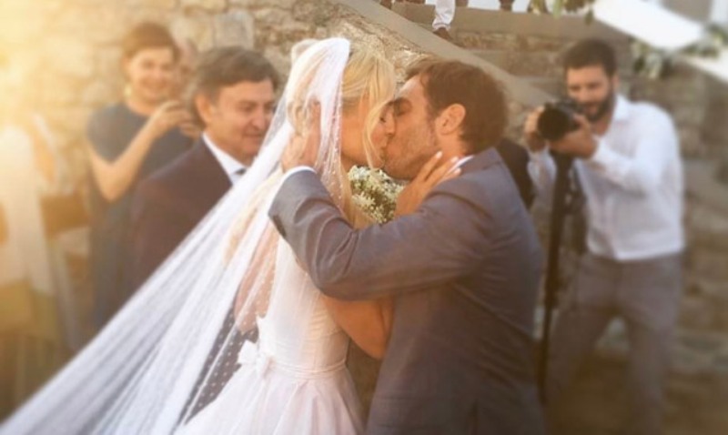 Στον γάμο της Δούκισσας η πρώτη κοινή εμφάνιση του Πέτρου Κόκκαλη και της Δήμητρας Ματσούκα (Video) - Media