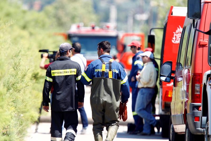 Σε καλώδια ΔΕΗ έπεσε το ελικόπτερο στον Σχοινιά - Νεκροί οι δύο χειριστές, στο νοσοκομείο ο τρίτος (Photos) - Media