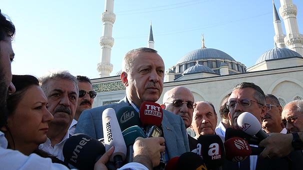Πανικός στην Τουρκία - Tί λέει ο Ερντογάν για τη λιποθυμία στο τζαμί - Media