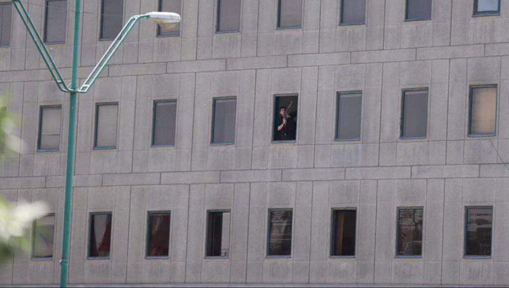 Λήξη συναγερμού στο Ιράν: Νεκροί και οι έξι δράστες - Δεκάδες τα θύματα τους - Media Gallery 3