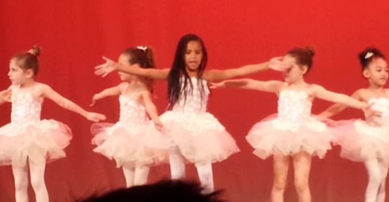 «Έκλεψε» την παράσταση η κόρη της Μπιγιονσέ στη γιορτή του σχολείου της (Photos) - Media