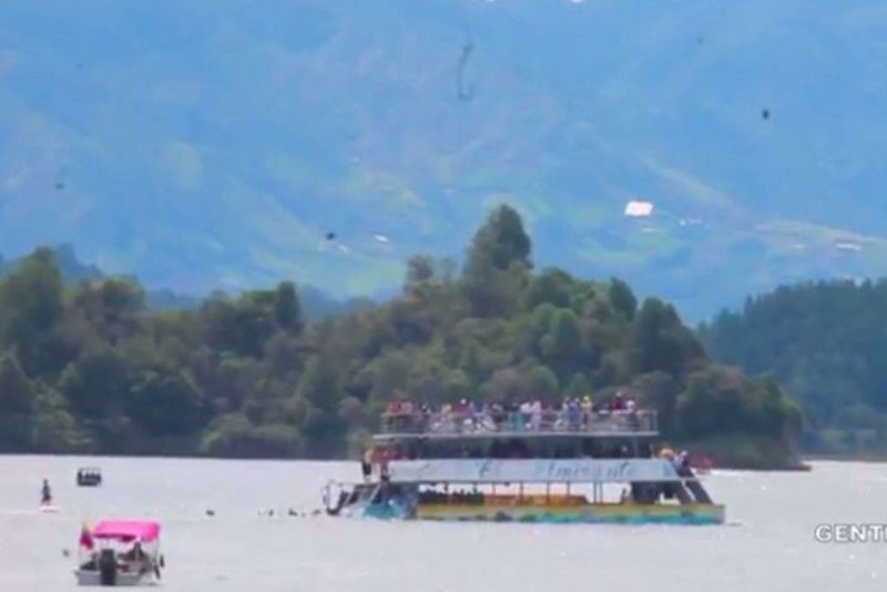 Τραγωδία στην Κολομβία: Εννέα νεκροί σε βύθιση τουριστικού πλοίου - Βίντεο από τη δραματική στιγμή - Media