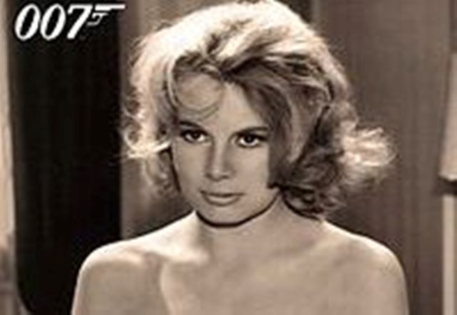 Έφυγε από τη ζωή το ξανθό κορίτσι του Τζέιμς Μποντ  - Media