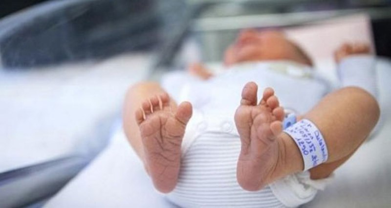 Βόλος: Τραυματιοφορέας έσωσε νεογέννητο βρέφος μέσα σε ασανσέρ - Media