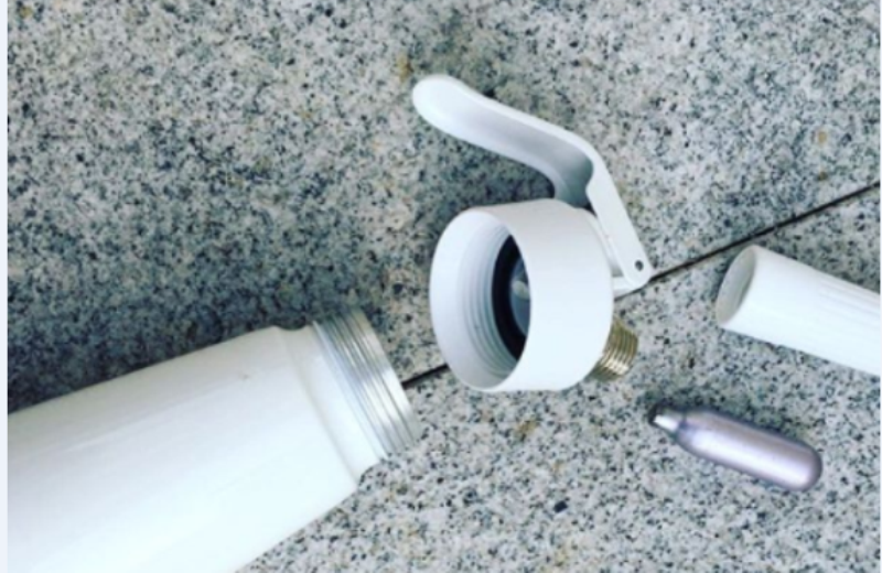 Τραγικός θάνατος γνωστής blogger: Εξερράγη μεταλλικό δοχείο κρέμας σαντιγύ και τη σκότωσε (Photo) - Media