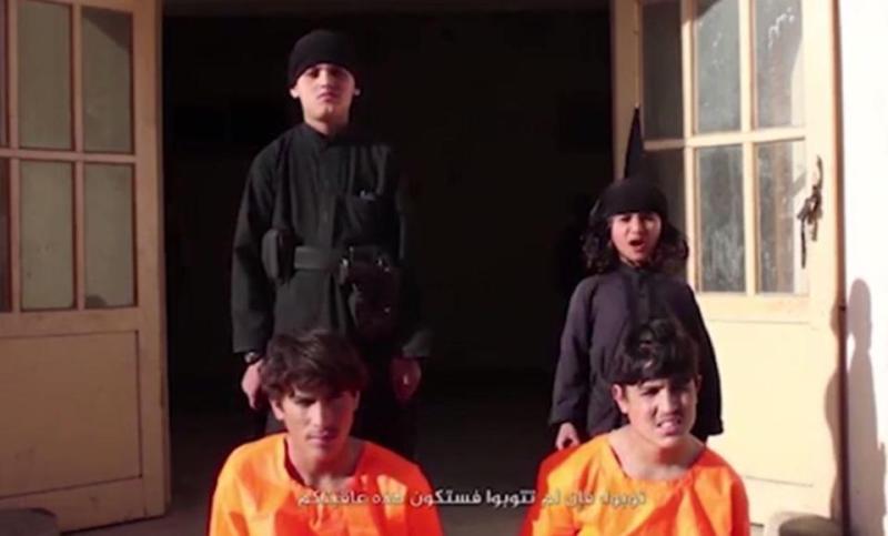 Νέα φρίκη ISIS: Τα «λιονταράκια του Χαλιφάτου» δολοφονούν κρατούμενους (Photos -Video) - Media
