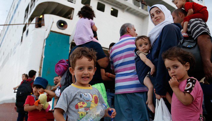 Έφτασαν στην Κρήτη οι πρώτοι πρόσφυγες  - Media