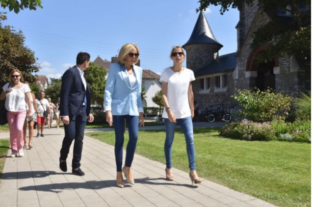 Με την κόρη της ψήφισε η Μπριζίτ Μακρόν – Ανήσυχοι Γάλλοι ρώταγαν γιατί δεν συνόδευσε τον Πρόεδρο - Media