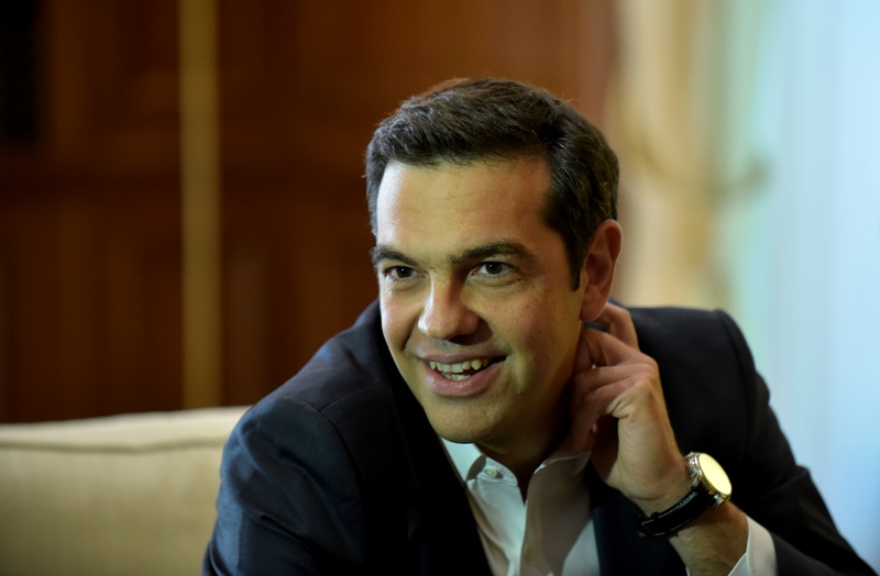 Τσίπρας σε Θεοδωράκη και Λεβέντη: Βέβαιος για το τέλος των μνημονίων-Η Ελλάδα θα μπορέσει να βγει αυτοδύναμα στις αγορές - Media