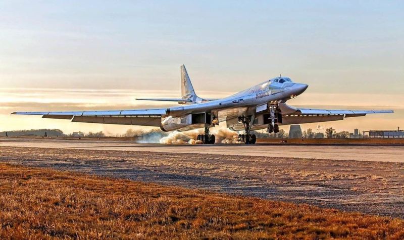 Σοκ στη Δύση: «Ασύγκριτα ισχυρότερο» από όλα τα αεροσκάφη του ΝΑΤΟ το νέο ρωσικό βομβαρδιστικό (Photos) - Media