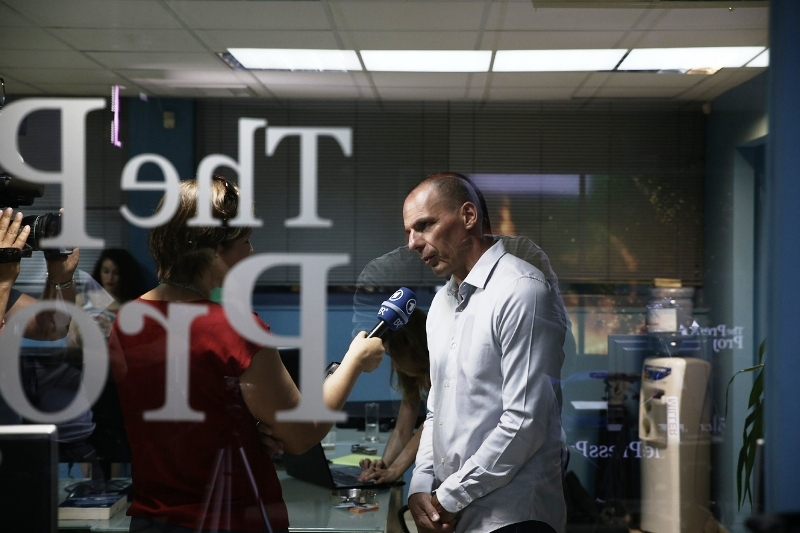 Το συγκινητικό αντίο του Γιάνη Βαρουφάκη στον Κώστα Εφήμερο - Media