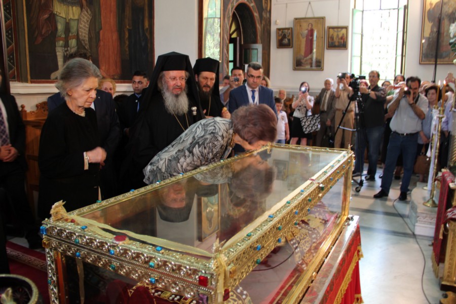 Στην Αγ. Βαρβάρα η βασίλισσα της Ισπανίας, Σοφία για να προσκυνήσει τα λείψανα της Αγ. Ελένης (Photos) - Media