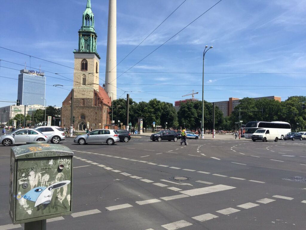 Λήξη συναγερμού στο Βερολίνο για την ύποπτη βαλίτσα σε σταθμό τρένων (Photos) - Media