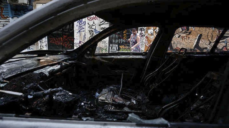Πανικός στη Θεσσαλονίκη: Φωτιά εν κινήσει πήρε αυτοκίνητο τα ξημερώματα - Media
