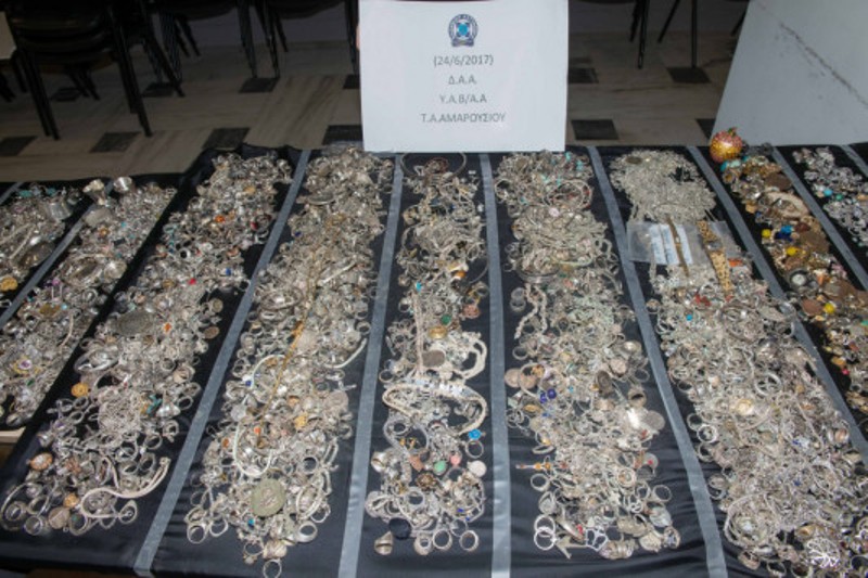 Αυξάνουν οι ροές προσφύγων - μεταναστών  - Media