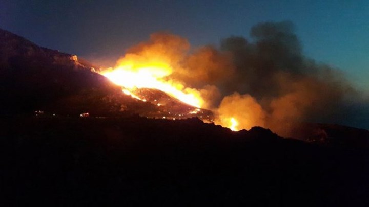 Πυρκαγιά σε φαράγγι του Λασιθίου - Media