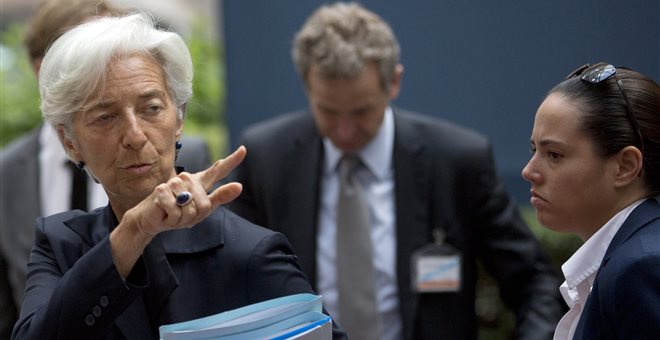 WSJ: Το ΔΝΤ θα εγκρίνει νέο πρόγραμμα αλλά με αγκάθια για Ελλάδα και Ευρώπη - Media