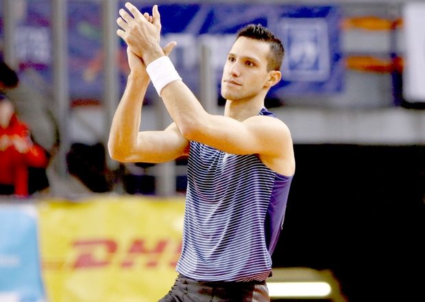 Αγωγή μαμούθ από Φιλιππίδη στο ΟΑΚΑ - Media