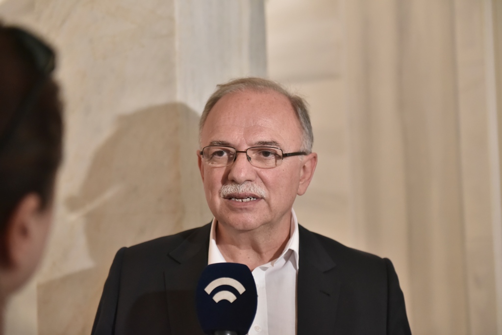 Παπαδημούλης: Ιταλία και Ελλάδα φέρουν στις πλάτες τους το βάρος της προσφυγικής κρίσης - Media