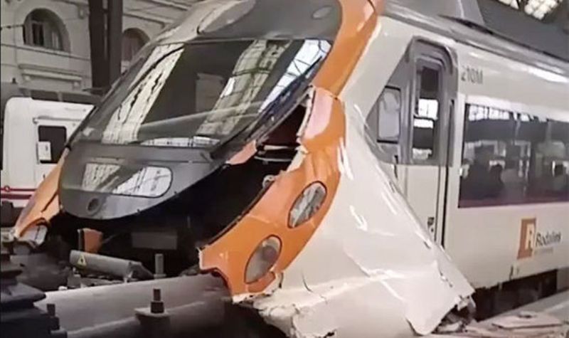 Σιδηροδρομικό ατύχημα στη Βαρκελώνη - 48 τραυματίες (Video) - Media