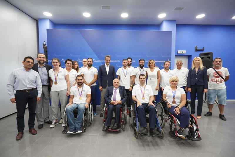 Με τους παγκόσμιους πρωταθλητές στίβου ΑΜΕΑ συναντήθηκε ο Κυριάκος Μητσοτάκης (Photos) - Media