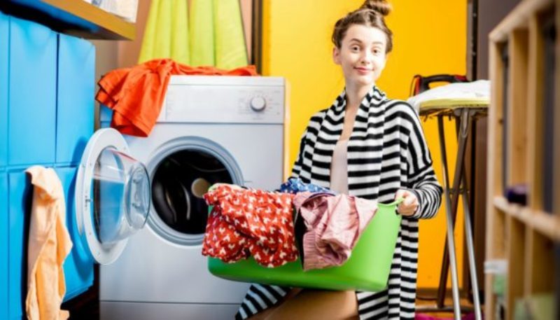 Αν οι νοικοκυρές είχαν μισθό θα «έβγαζαν» 11 τρισ. δολάρια - Media