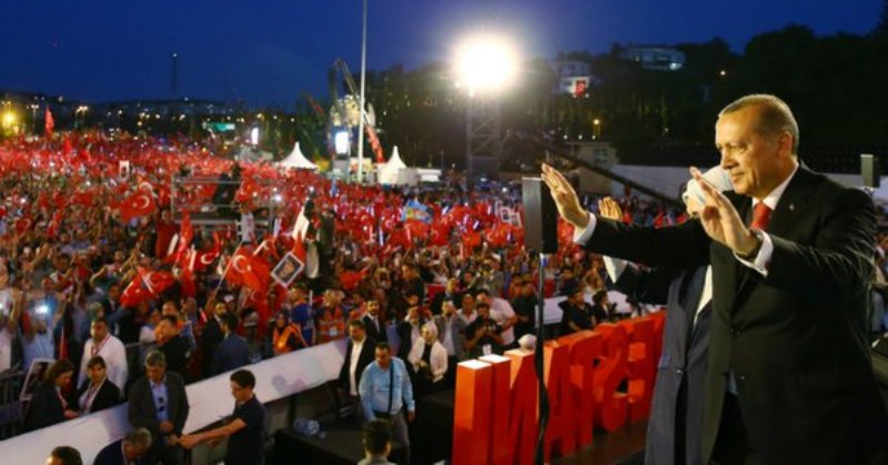 Ερντογάν μαινόμενος: Θα ξεριζώσουμε το κεφάλι των προδοτών - Media