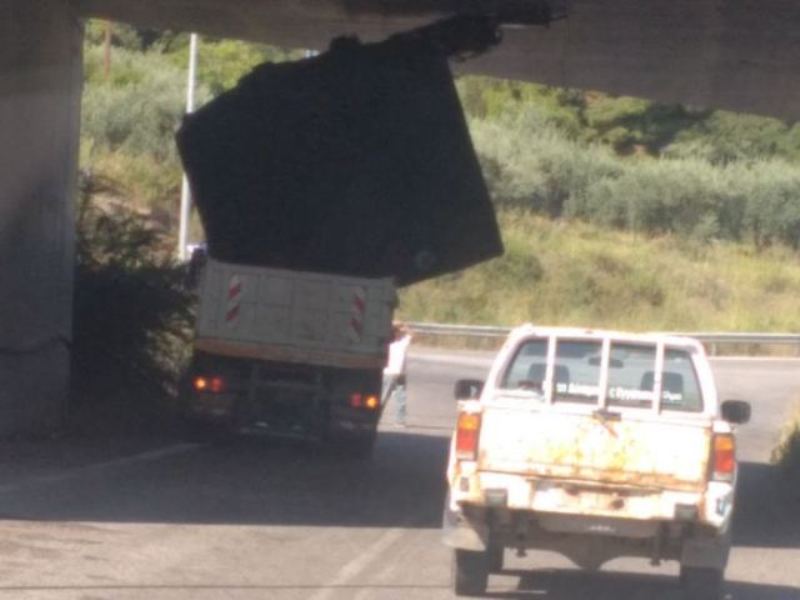 Προσοχή στον δρόμο: Ο χάρος βγήκε παγανιά (Photos) - Media