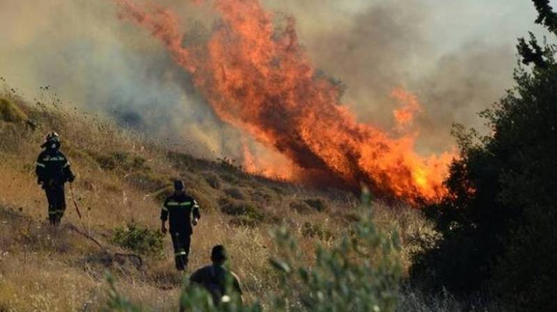 Σε επιφυλακή και την Παρασκευή η Πυροσβεστική - Σε ποιες περιοχές είναι πολύ υψηλός ο κίνδυνος πυρκαγιάς   - Media